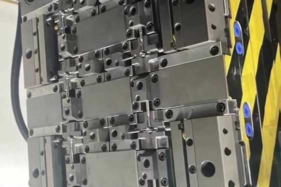 STEP Medical Plastic Injection Mould Customized Thiết kế và sản xuất khuôn đắt tiền